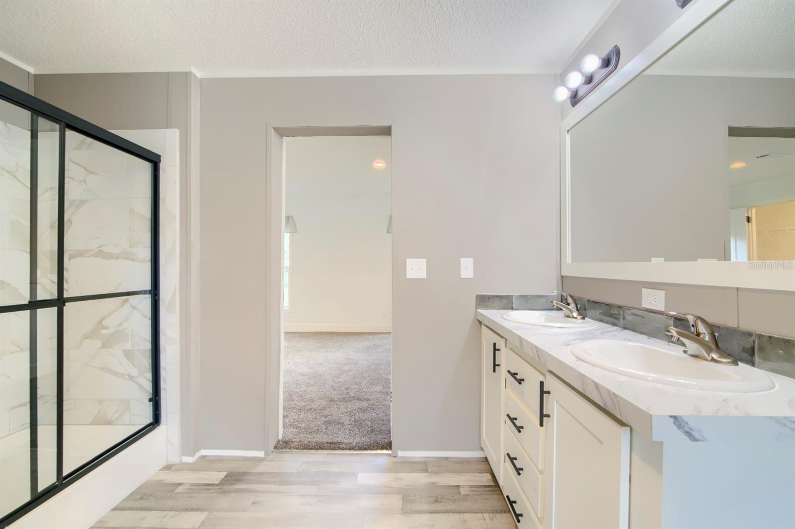 Image 27 of 42 For 14247 Hurricane Drive