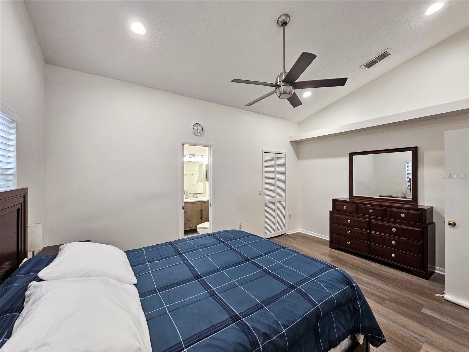 Image 18 of 25 For 4231 Sandhurst Drive