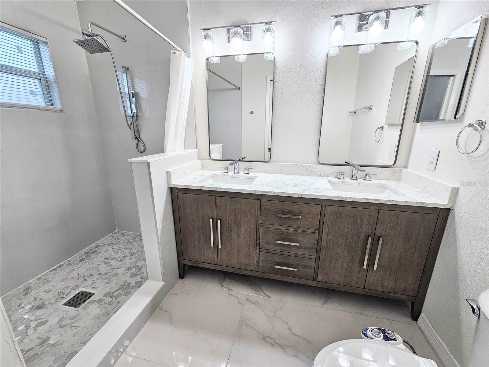 Image 20 of 25 For 4231 Sandhurst Drive