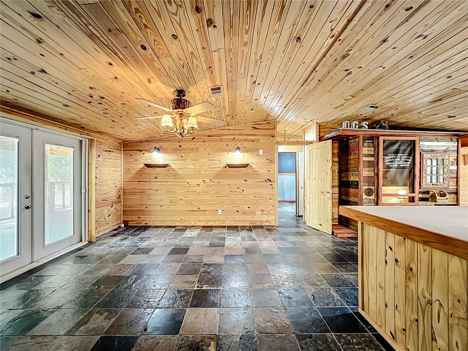 Image 20 of 82 For 1560 Saddle Run Drive