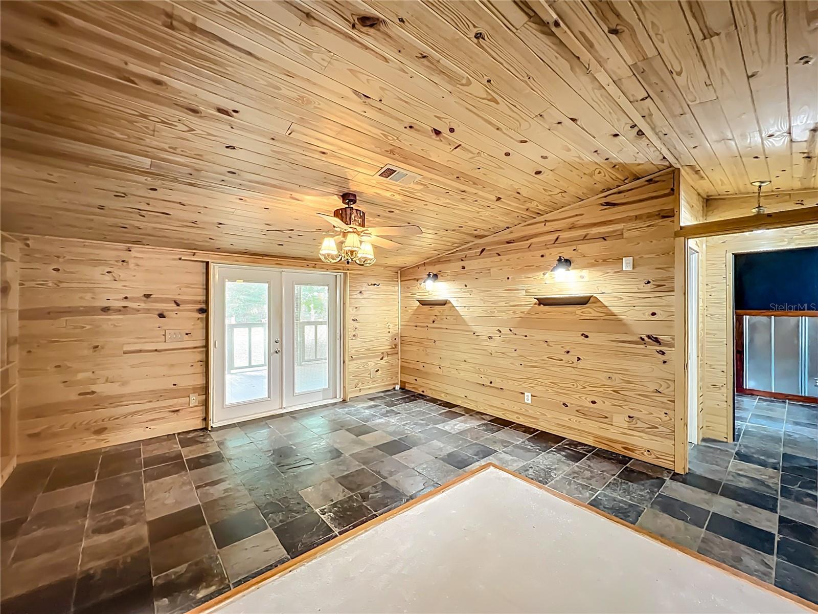 Image 21 of 82 For 1560 Saddle Run Drive