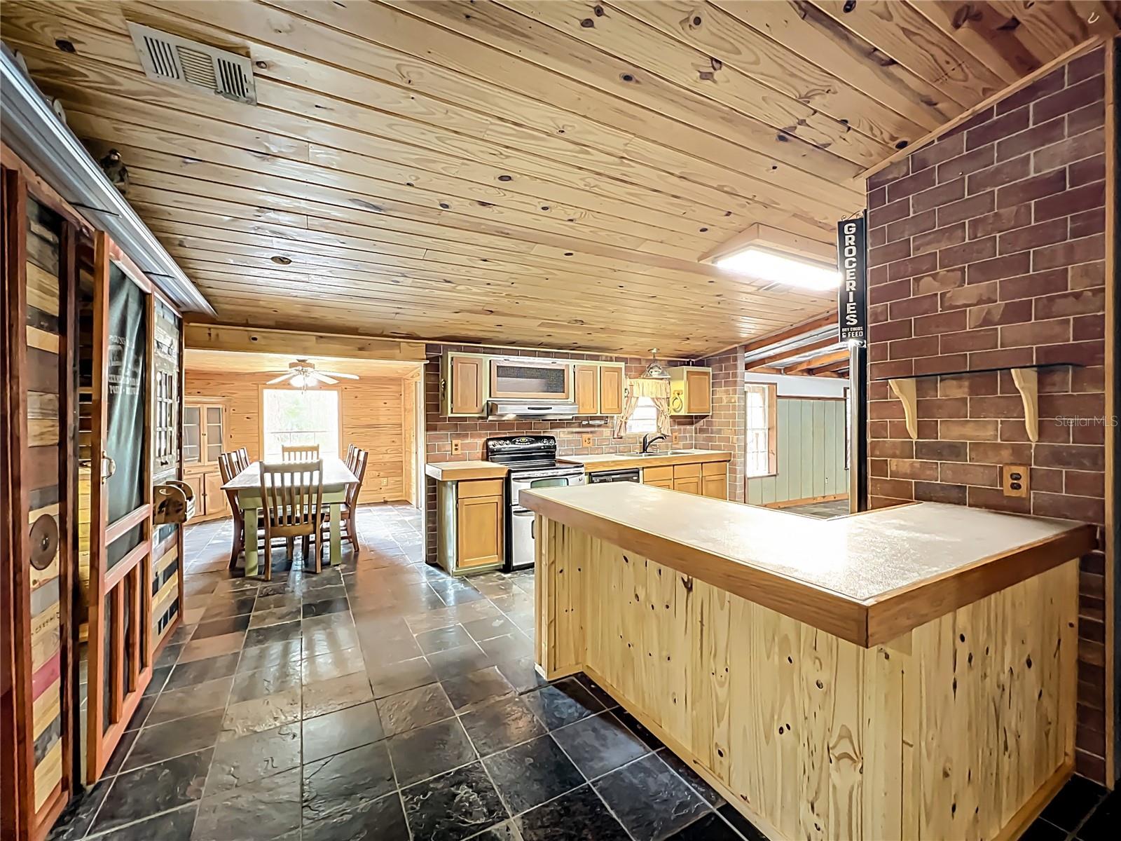 Image 25 of 82 For 1560 Saddle Run Drive