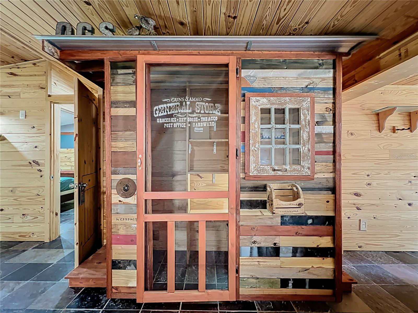 Image 31 of 82 For 1560 Saddle Run Drive