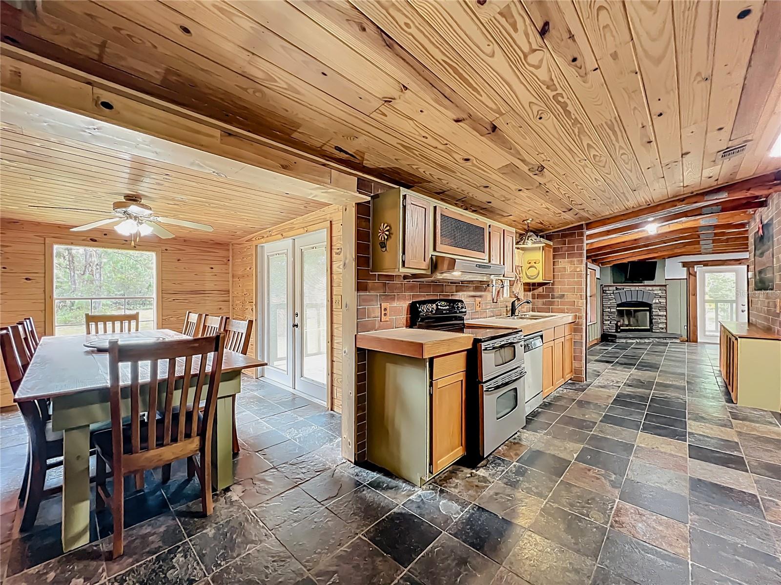 Image 34 of 82 For 1560 Saddle Run Drive