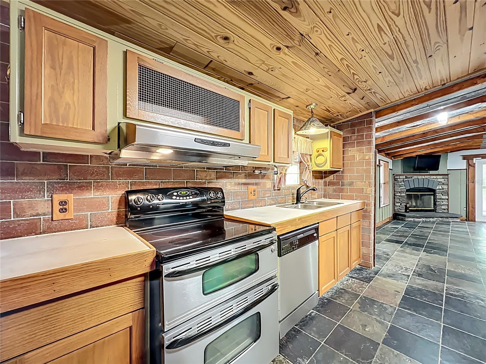 Image 38 of 82 For 1560 Saddle Run Drive