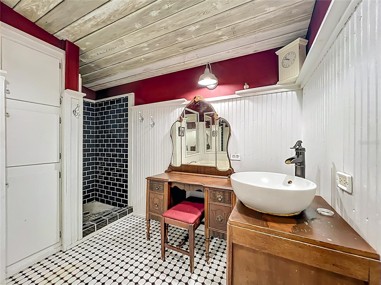 Image 40 of 82 For 1560 Saddle Run Drive