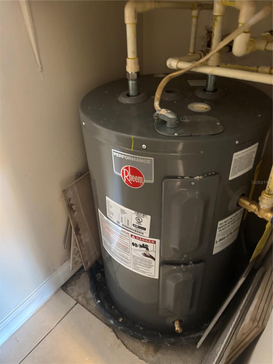 Image 13 of 31 For 550 Orange Drive 5