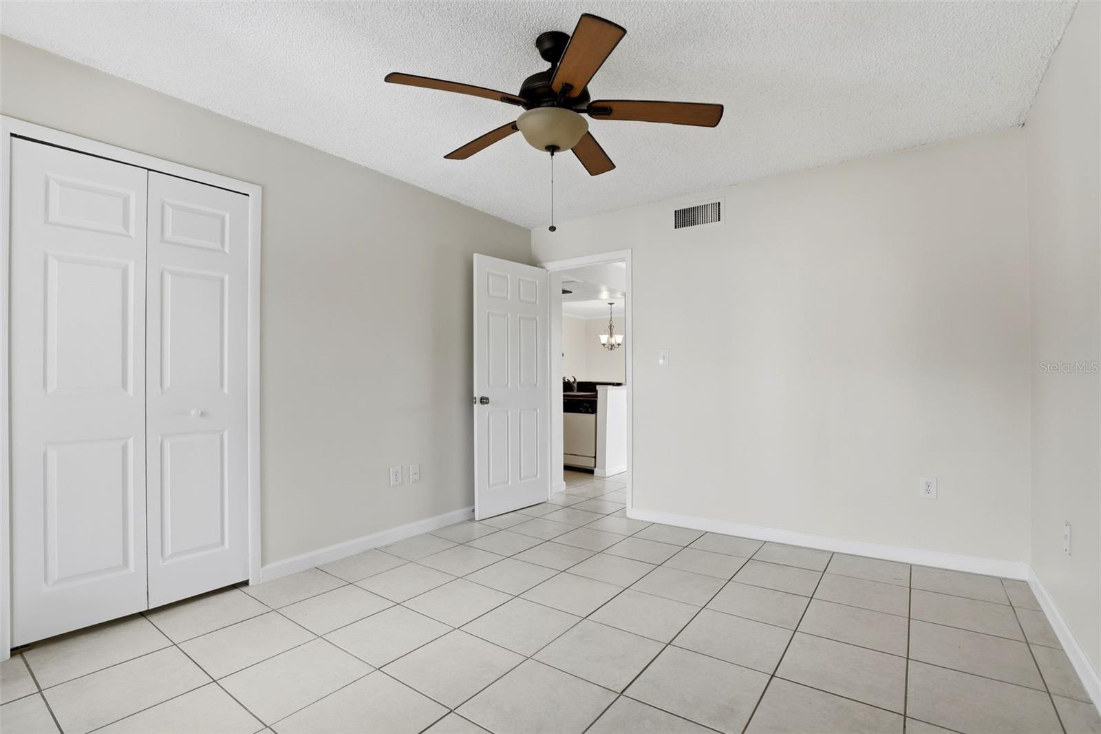 Image 15 of 31 For 550 Orange Drive 5