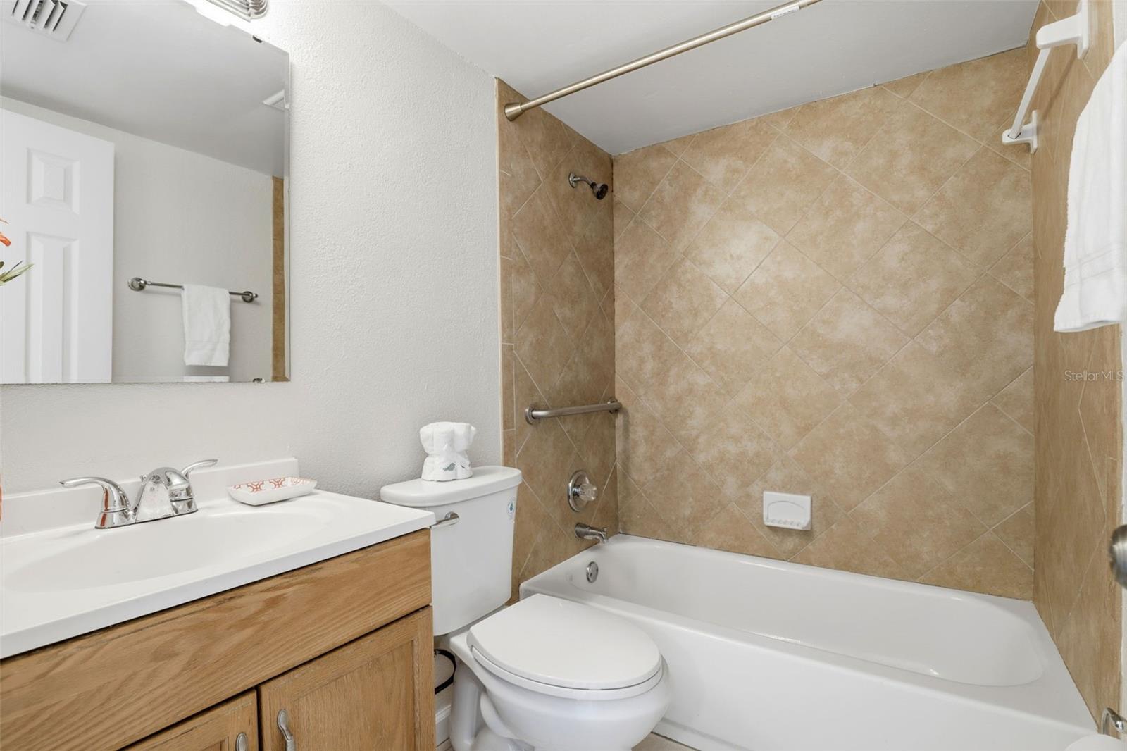 Image 17 of 31 For 550 Orange Drive 5