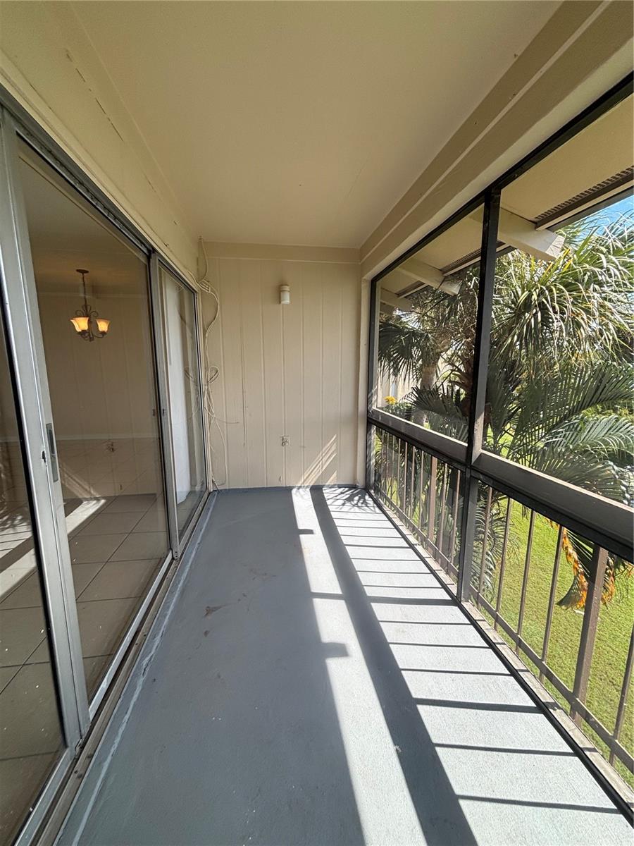 Image 20 of 31 For 550 Orange Drive 5