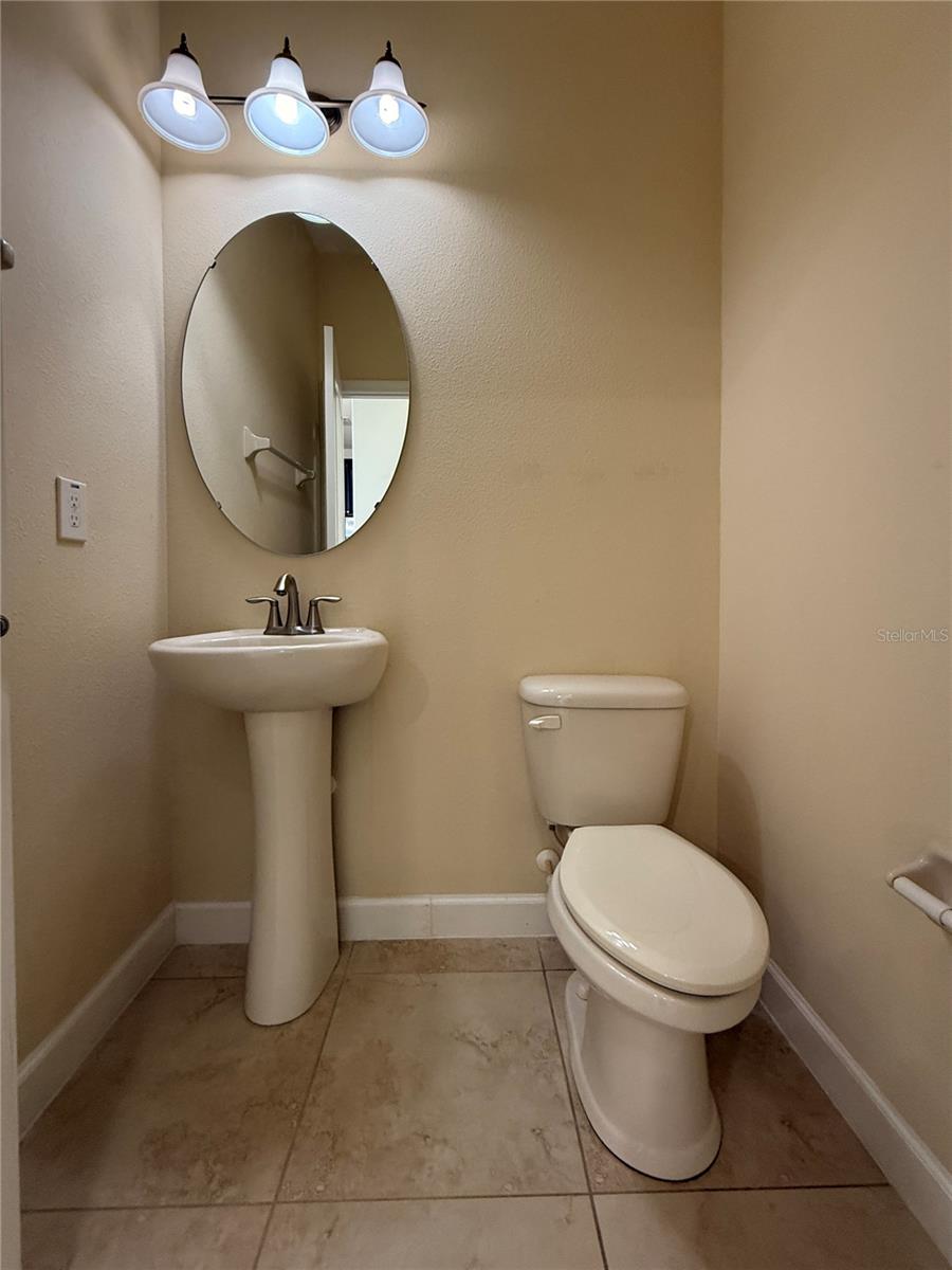 Image 13 of 29 For 7505 Fairgrove Avenue