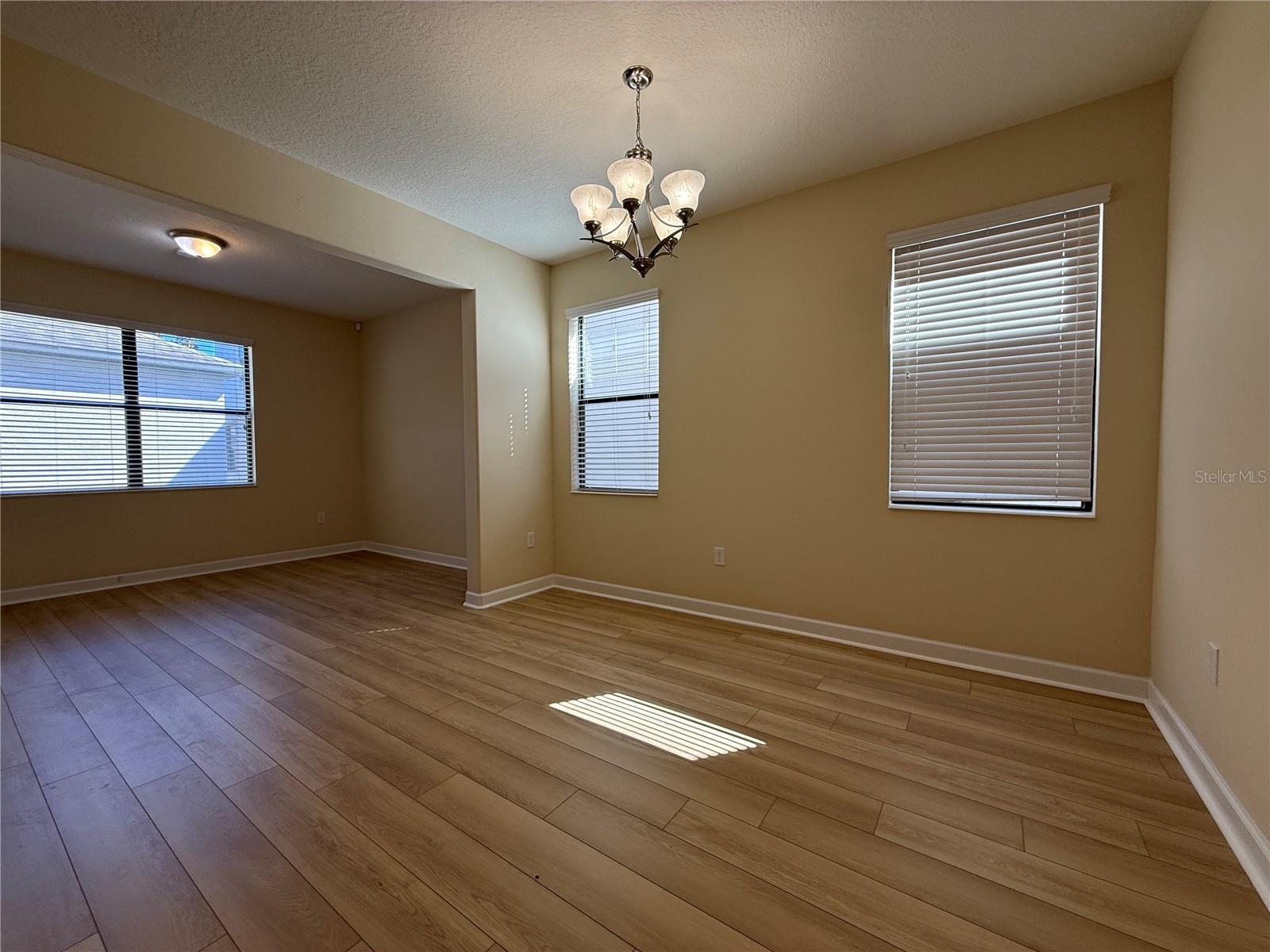 Image 7 of 29 For 7505 Fairgrove Avenue