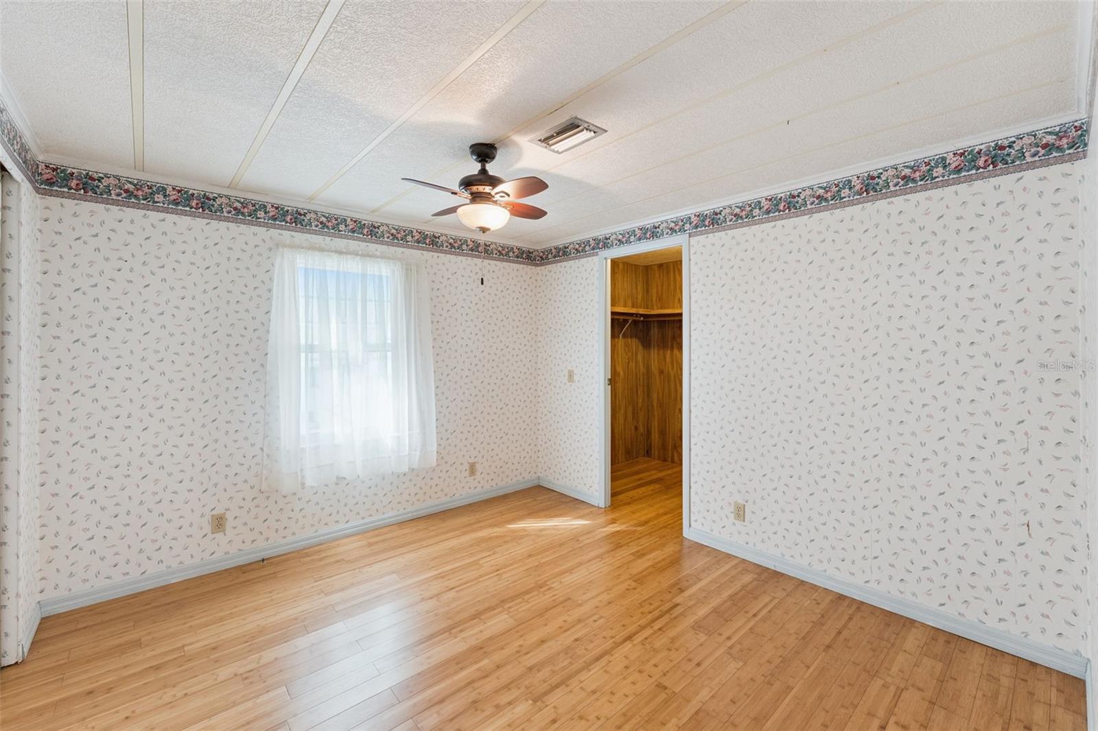 Image 10 of 18 For 314 Lakeview Drive