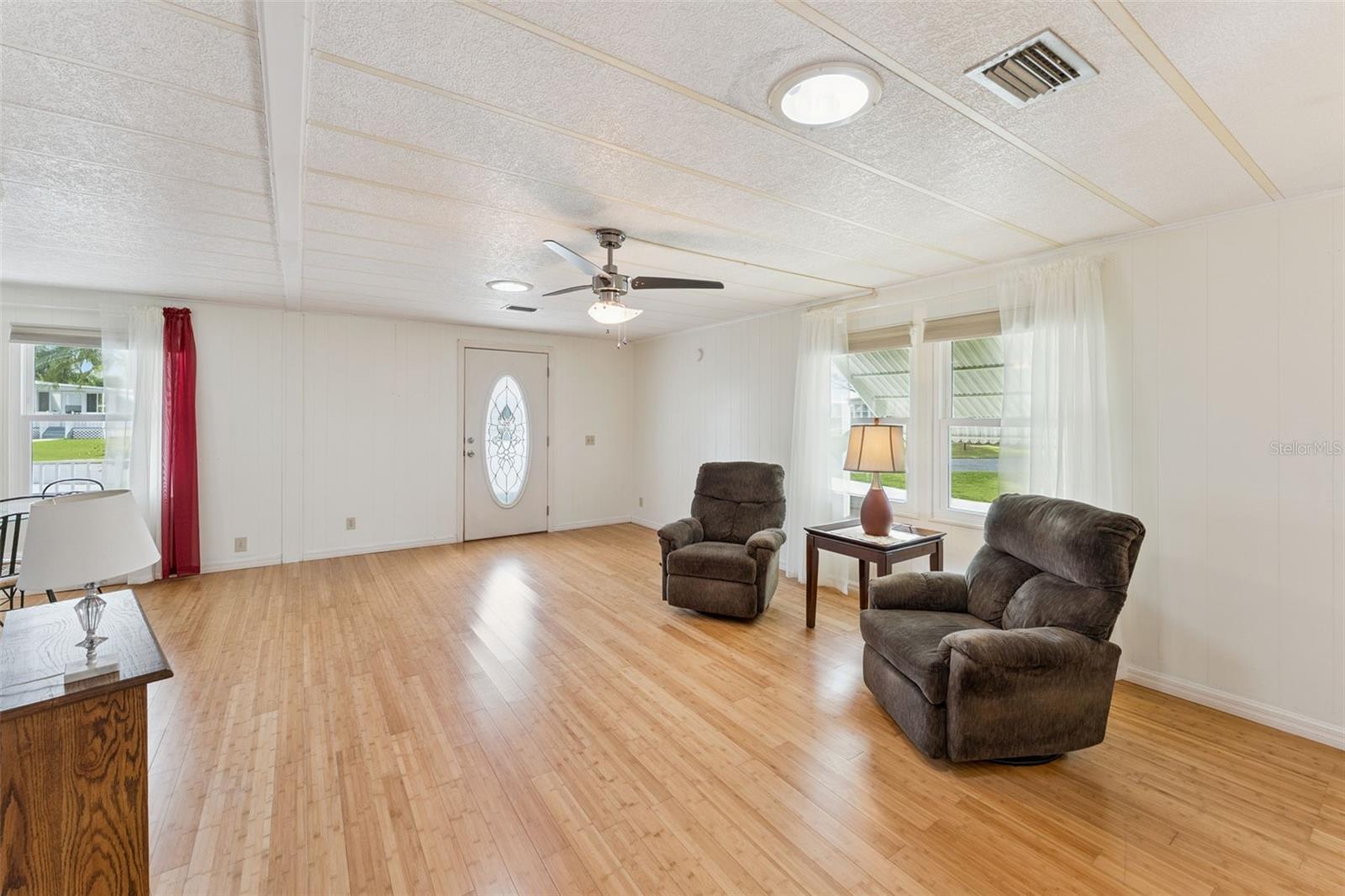 Image 4 of 18 For 314 Lakeview Drive