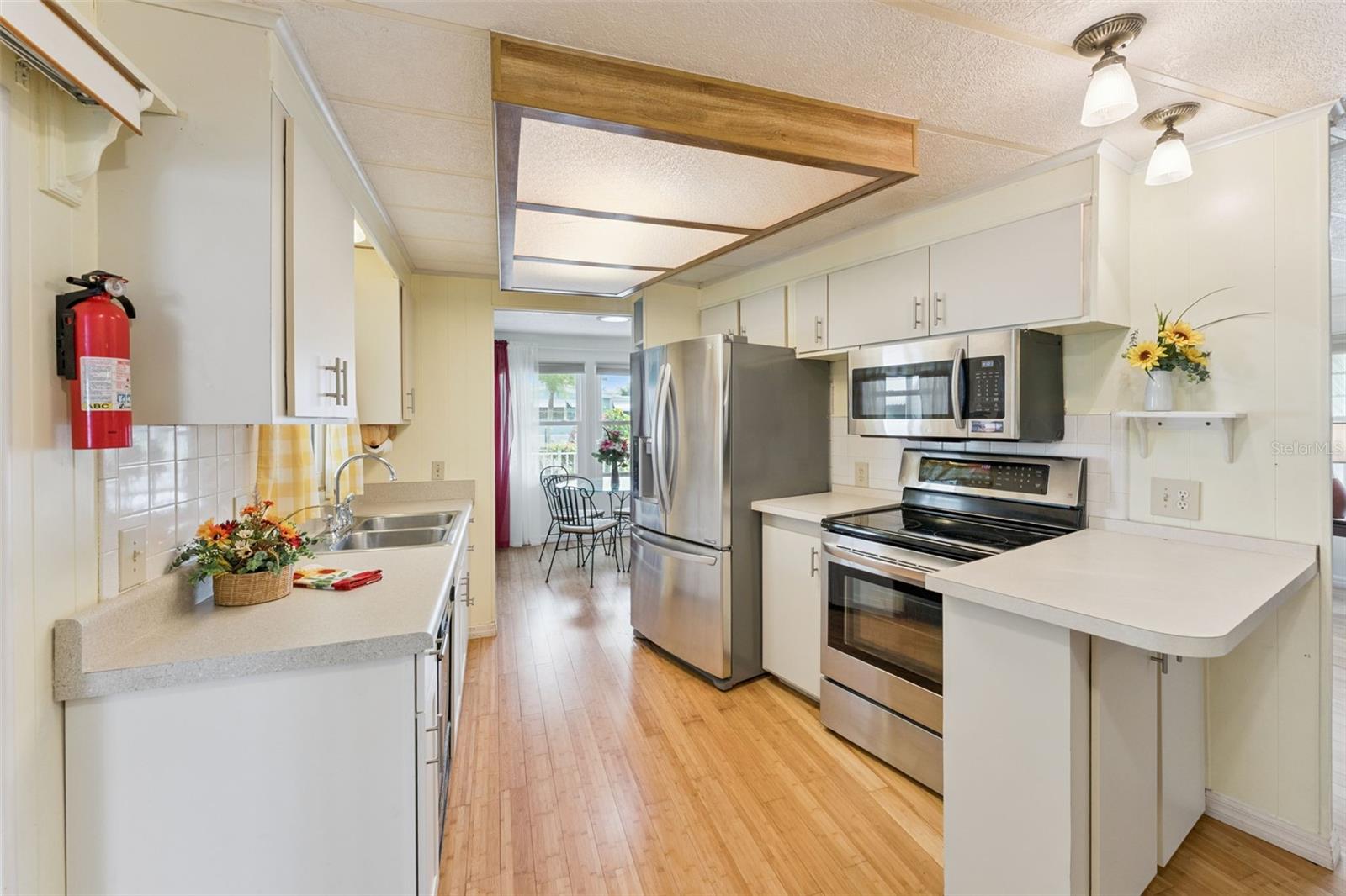 Image 6 of 18 For 314 Lakeview Drive