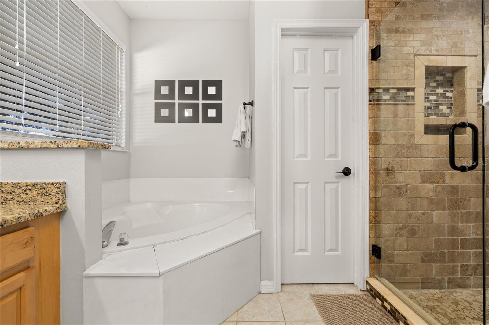 Image 17 of 35 For 2663 Glenbuck Court