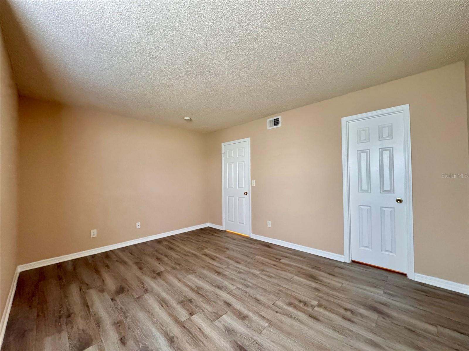 Image 17 of 24 For 3032 Antique Oaks Circle 149