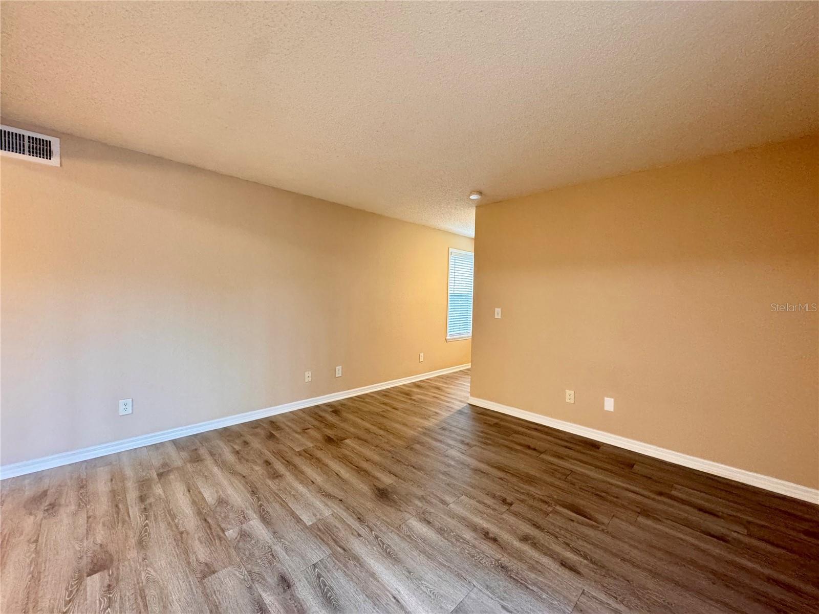 Image 6 of 24 For 3032 Antique Oaks Circle 149