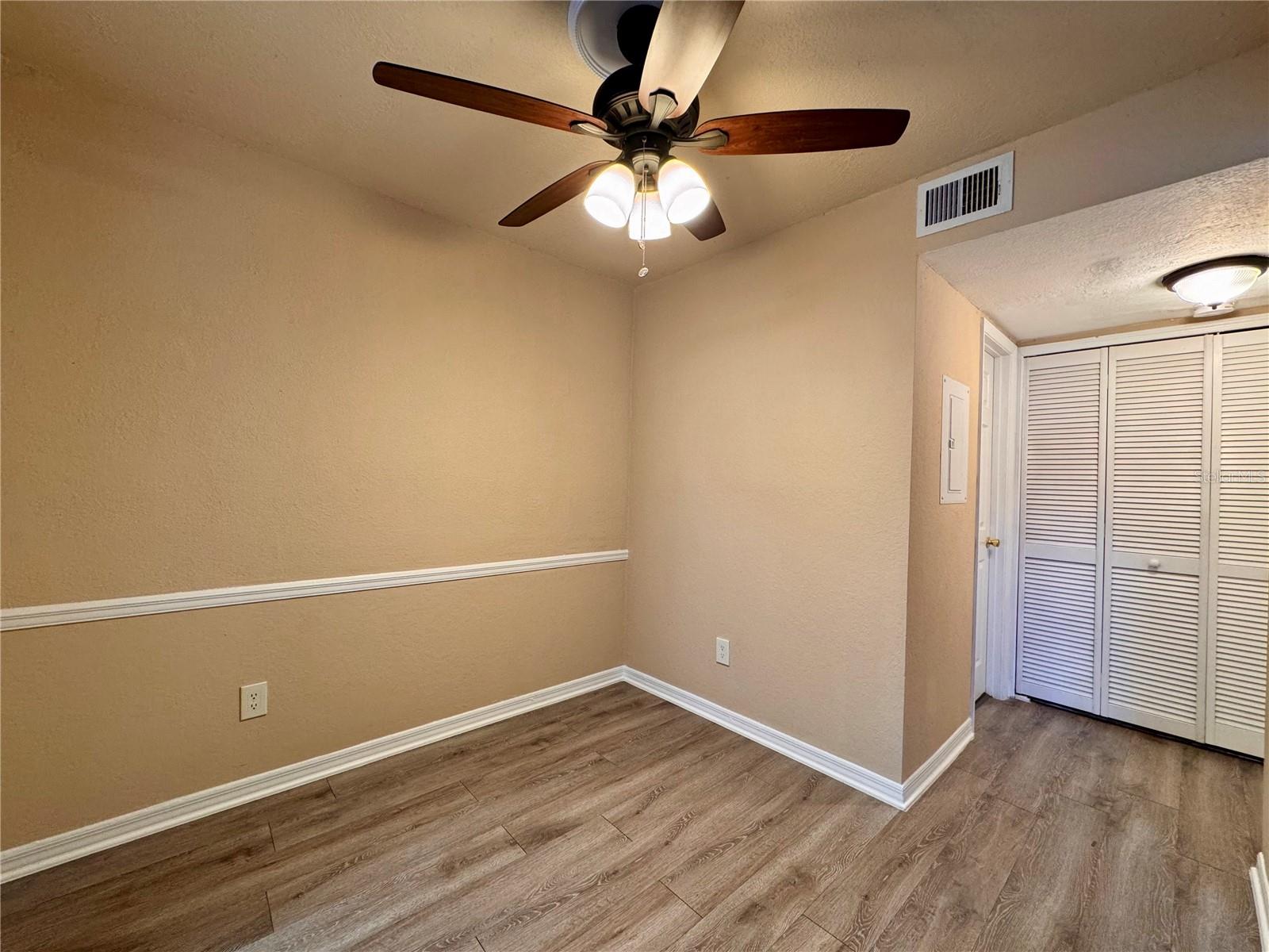 Image 7 of 24 For 3032 Antique Oaks Circle 149