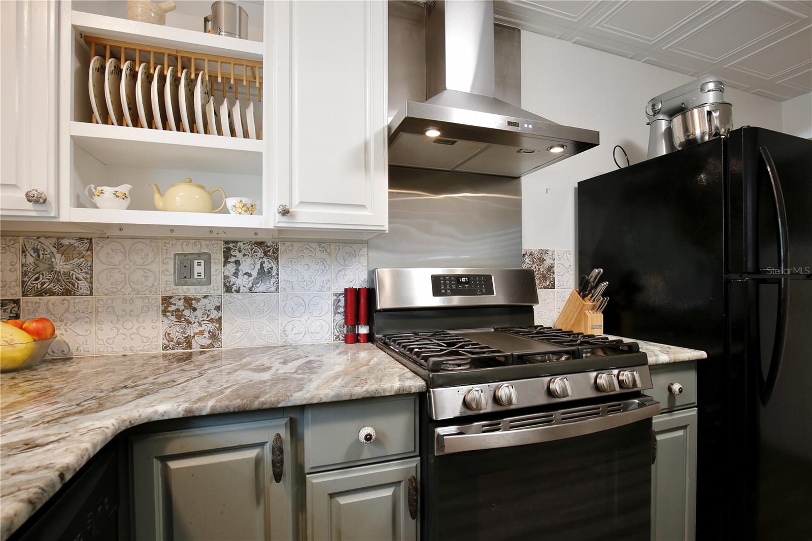 Image 11 of 34 For 354 Monroe Avenue