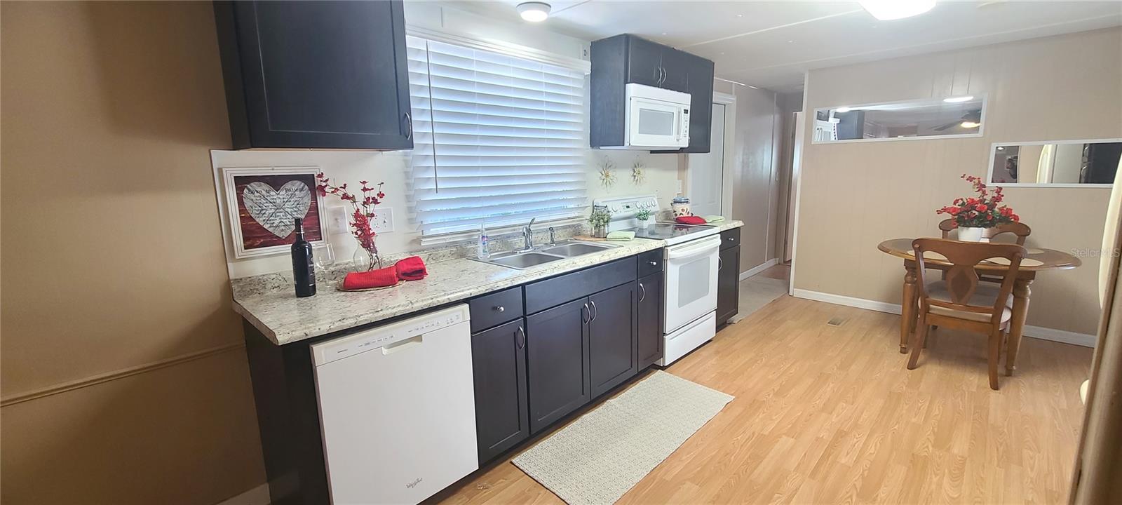 Image 7 of 35 For 5408 Pineland Avenue