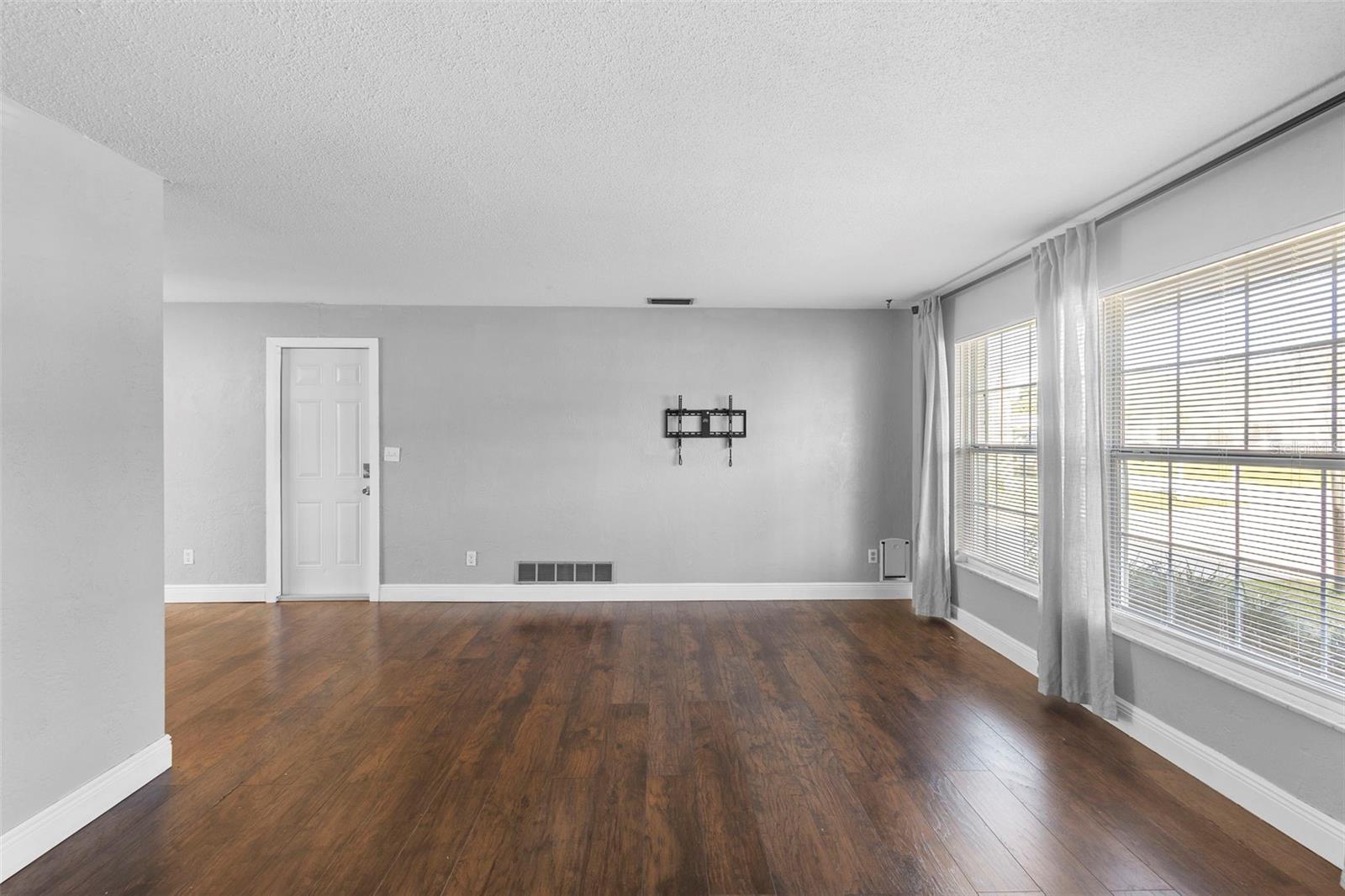 Image 31 of 48 For 1617 Paradise Lane