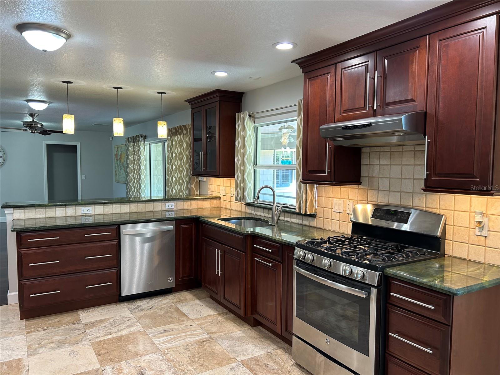 Image 15 of 49 For 3235 Stonewood Court
