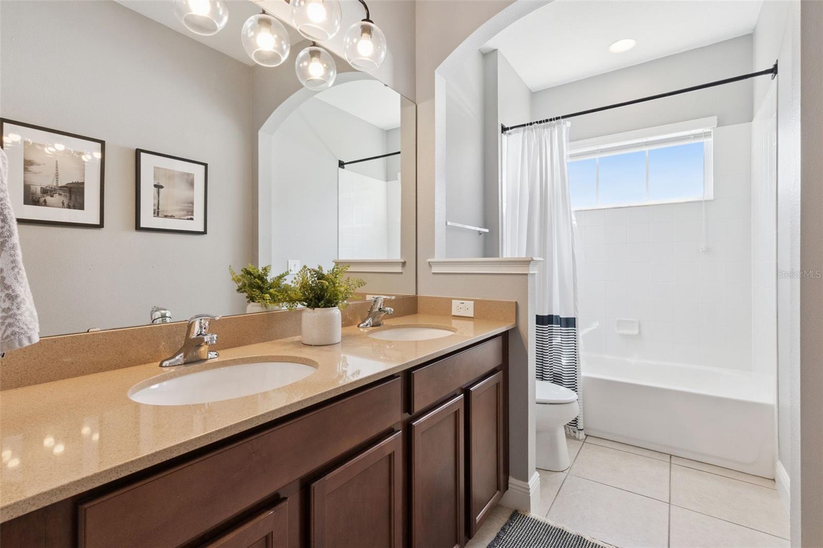 Image 33 of 38 For 862 Oakland Park Boulevard