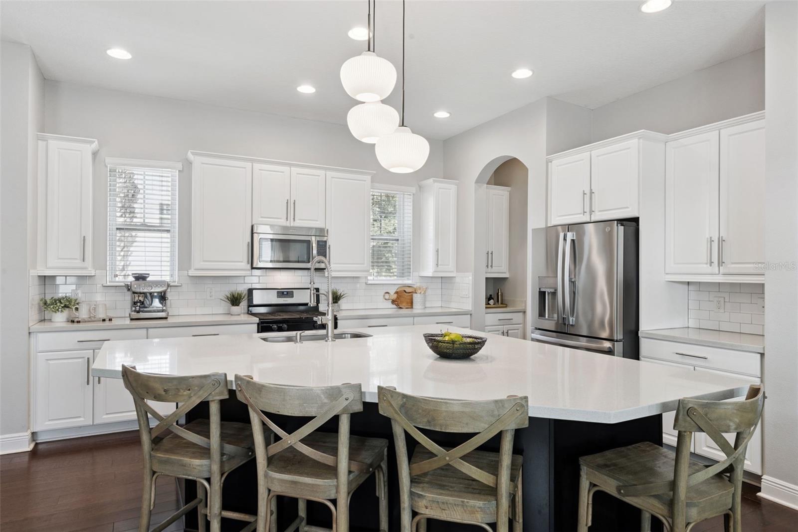 Image 6 of 38 For 862 Oakland Park Boulevard