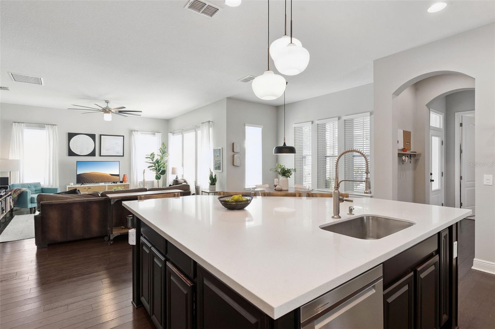 Image 7 of 38 For 862 Oakland Park Boulevard