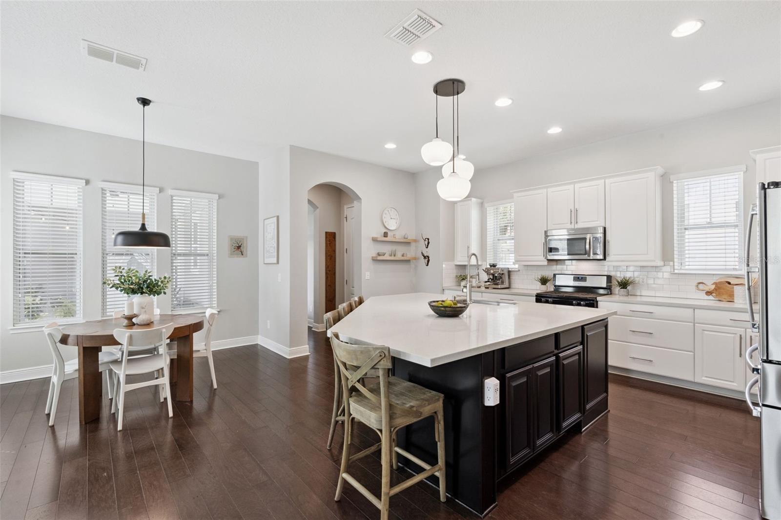 Image 9 of 38 For 862 Oakland Park Boulevard