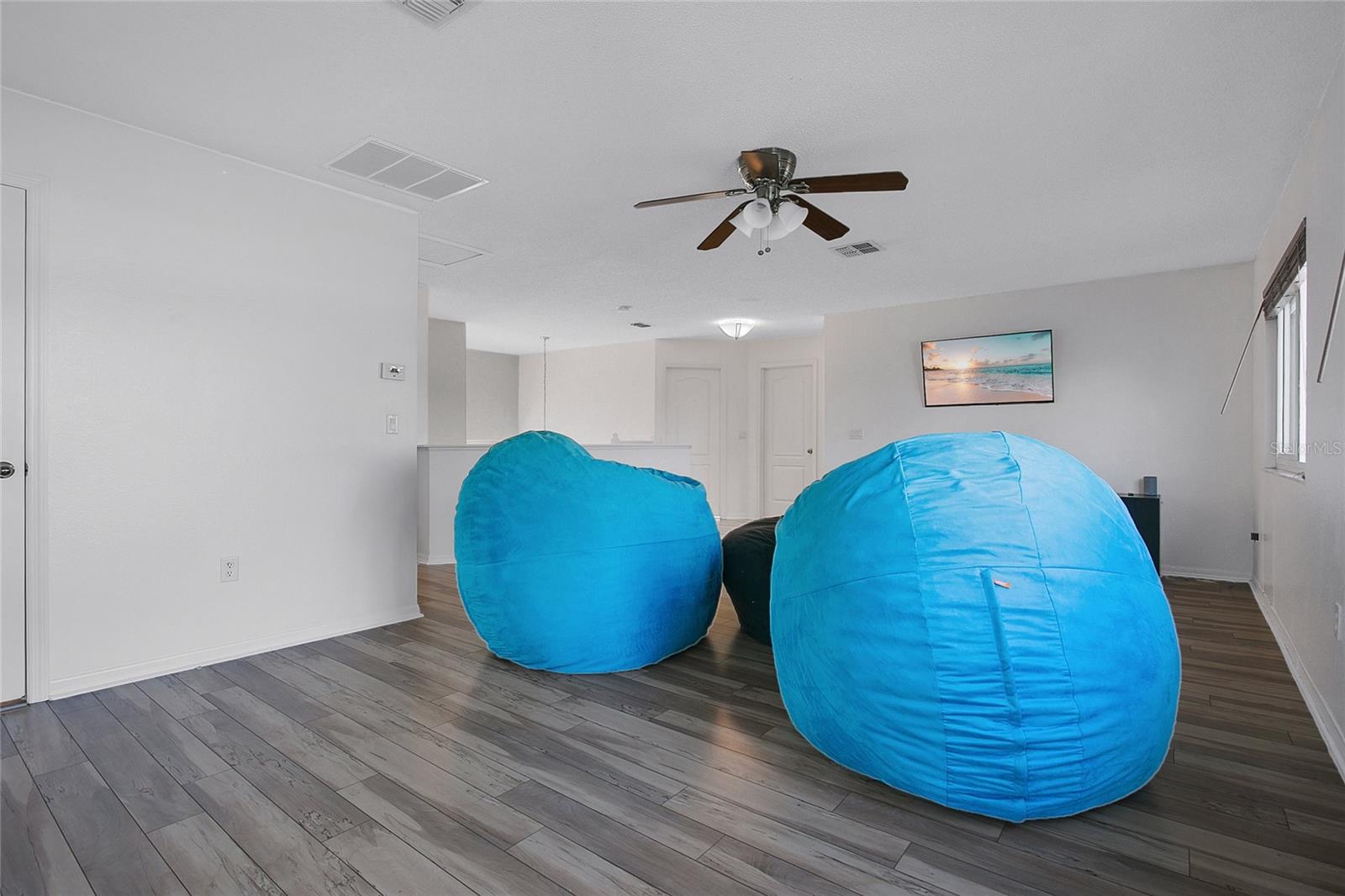 Image 18 of 49 For 13256 Heming Way