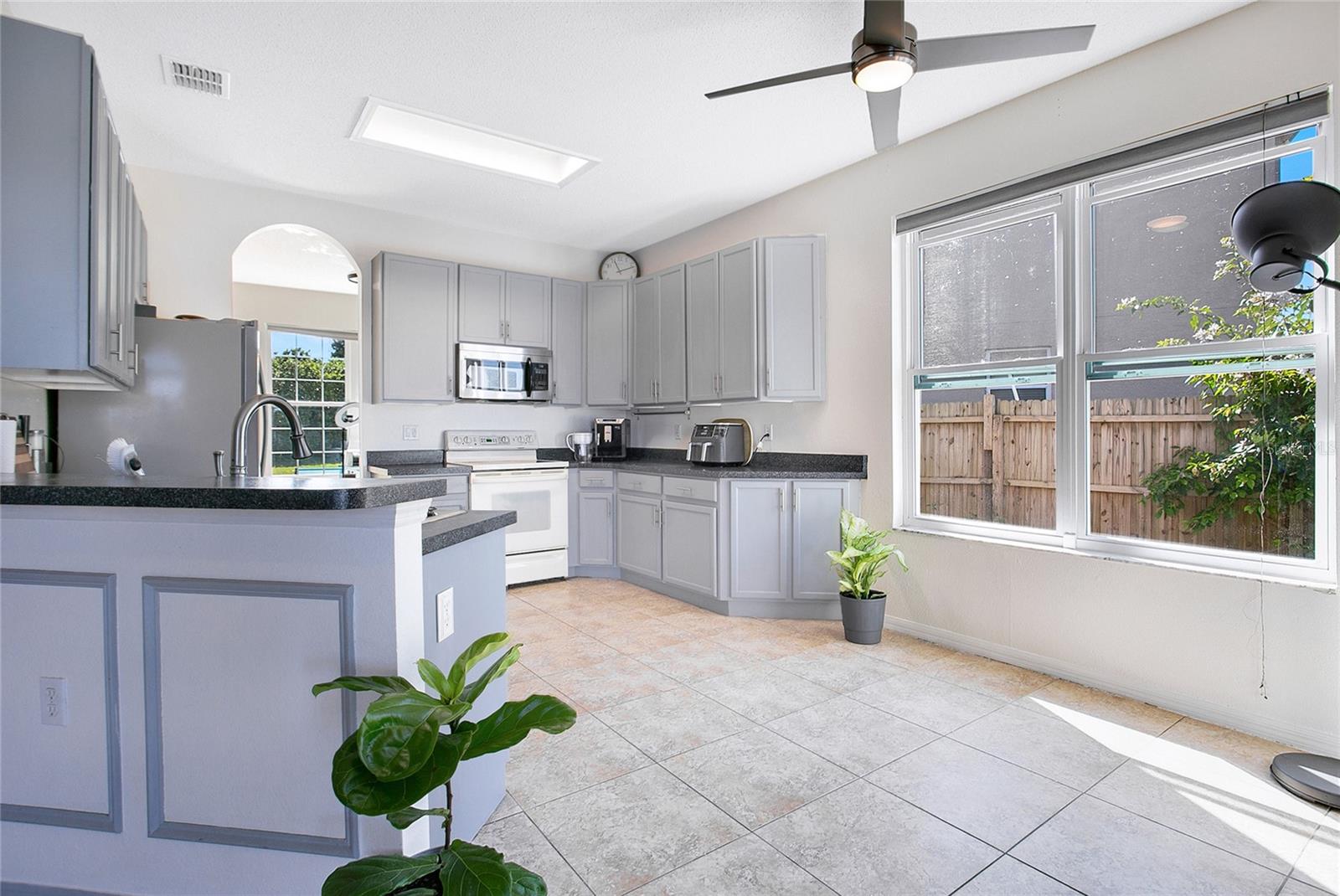 Image 7 of 49 For 13256 Heming Way