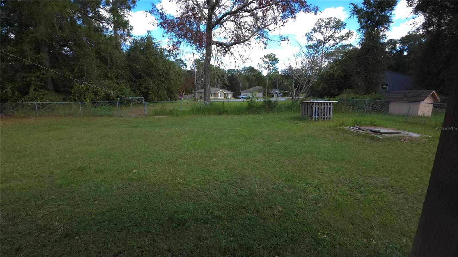 Image 13 of 14 For 25 Willow Road