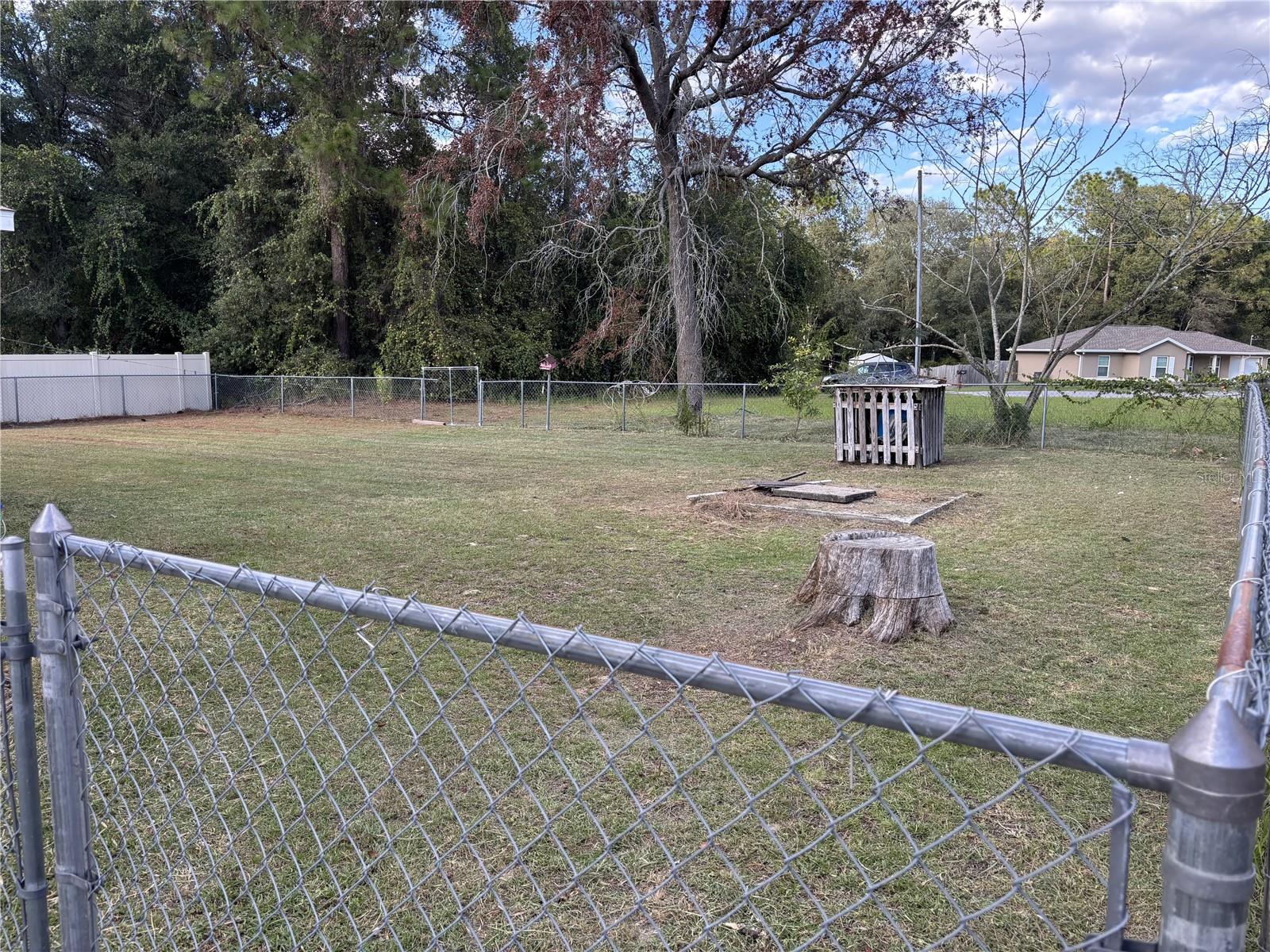 Image 14 of 14 For 25 Willow Road