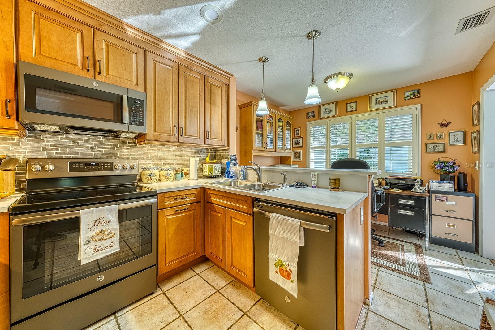 Image 15 of 35 For 2344 Sierra Lane 2344