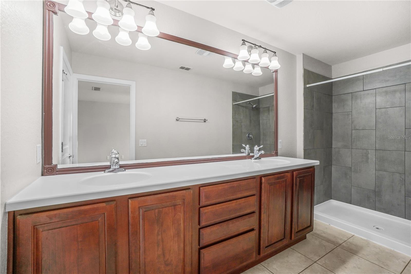 Image 23 of 44 For 7711 Fairgrove Avenue