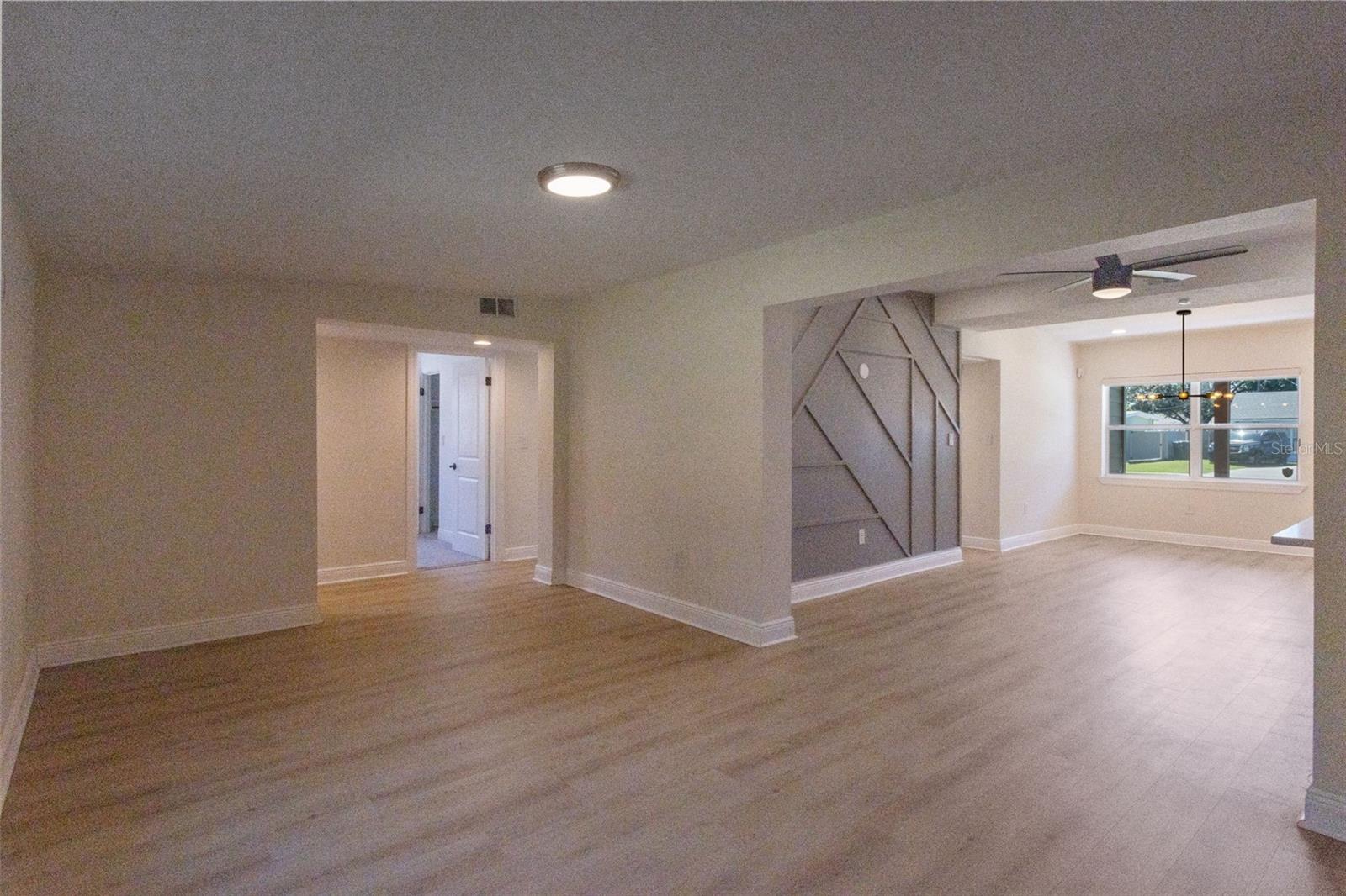 Image 10 of 37 For 4515 Seils Way