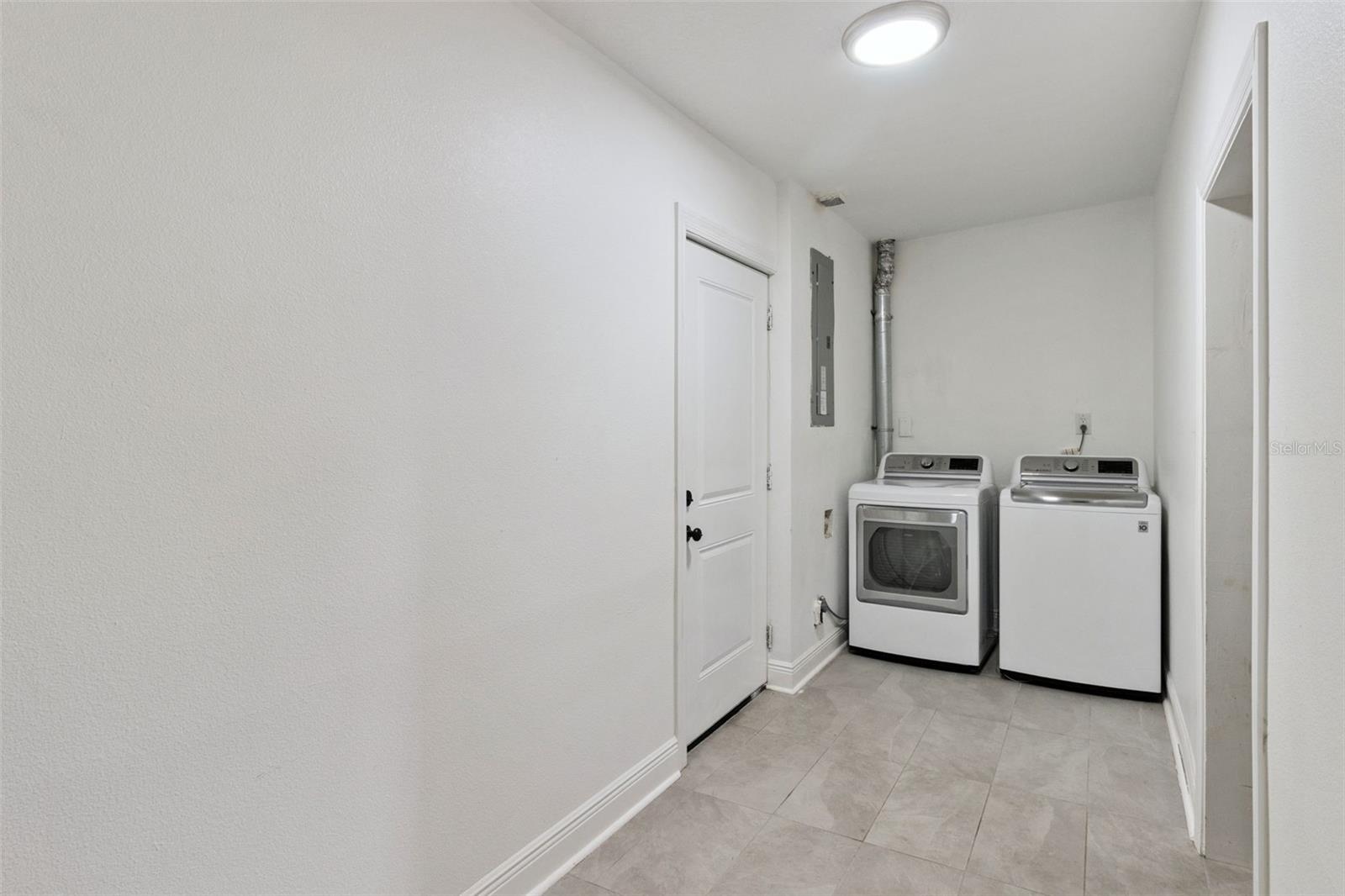 Image 14 of 37 For 4515 Seils Way