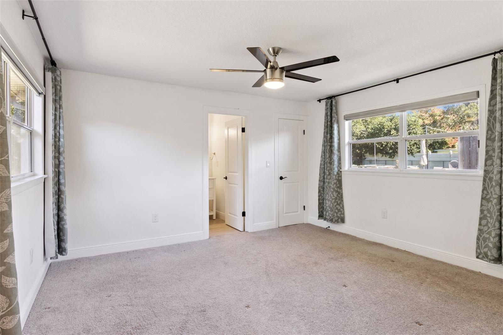 Image 16 of 37 For 4515 Seils Way