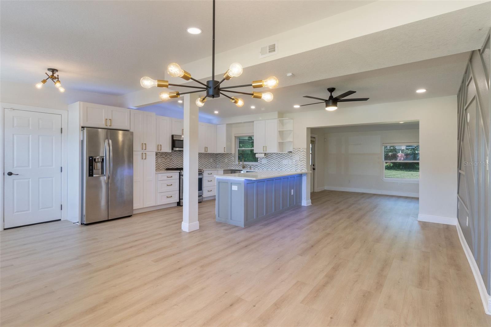 Image 4 of 37 For 4515 Seils Way