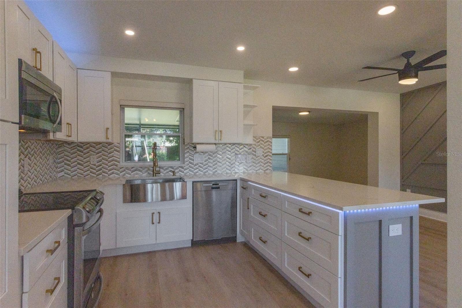 Image 5 of 37 For 4515 Seils Way