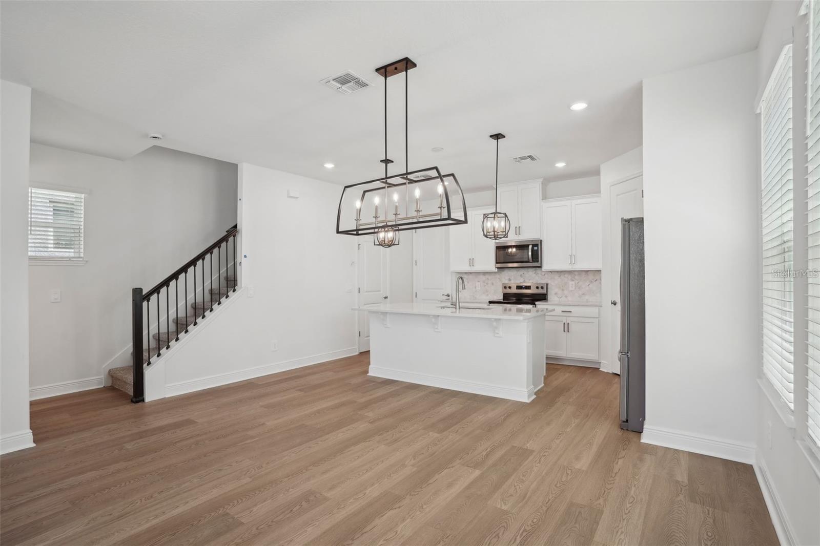 Image 11 of 37 For 16484 Silver Brook Way