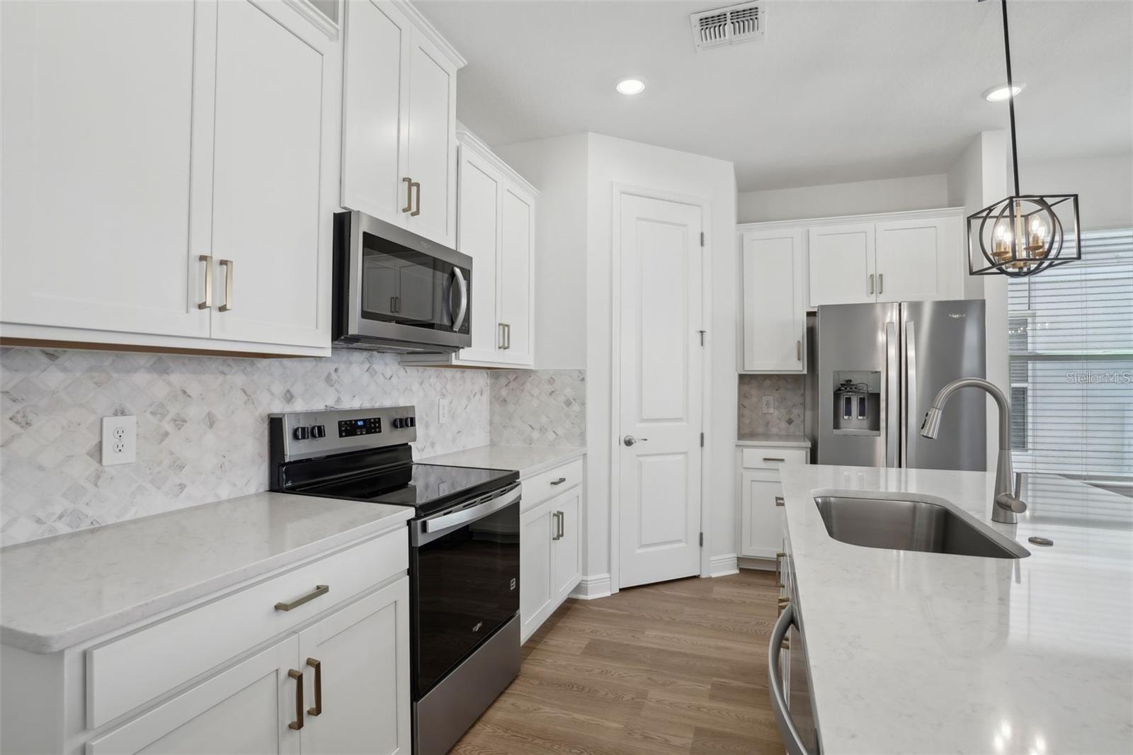 Image 14 of 37 For 16484 Silver Brook Way