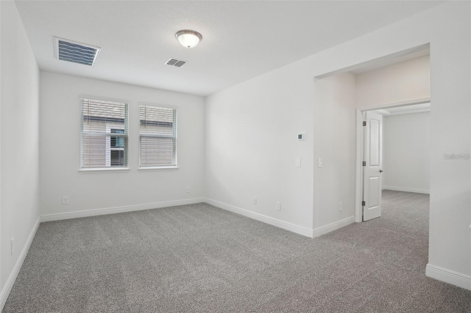 Image 18 of 37 For 16484 Silver Brook Way