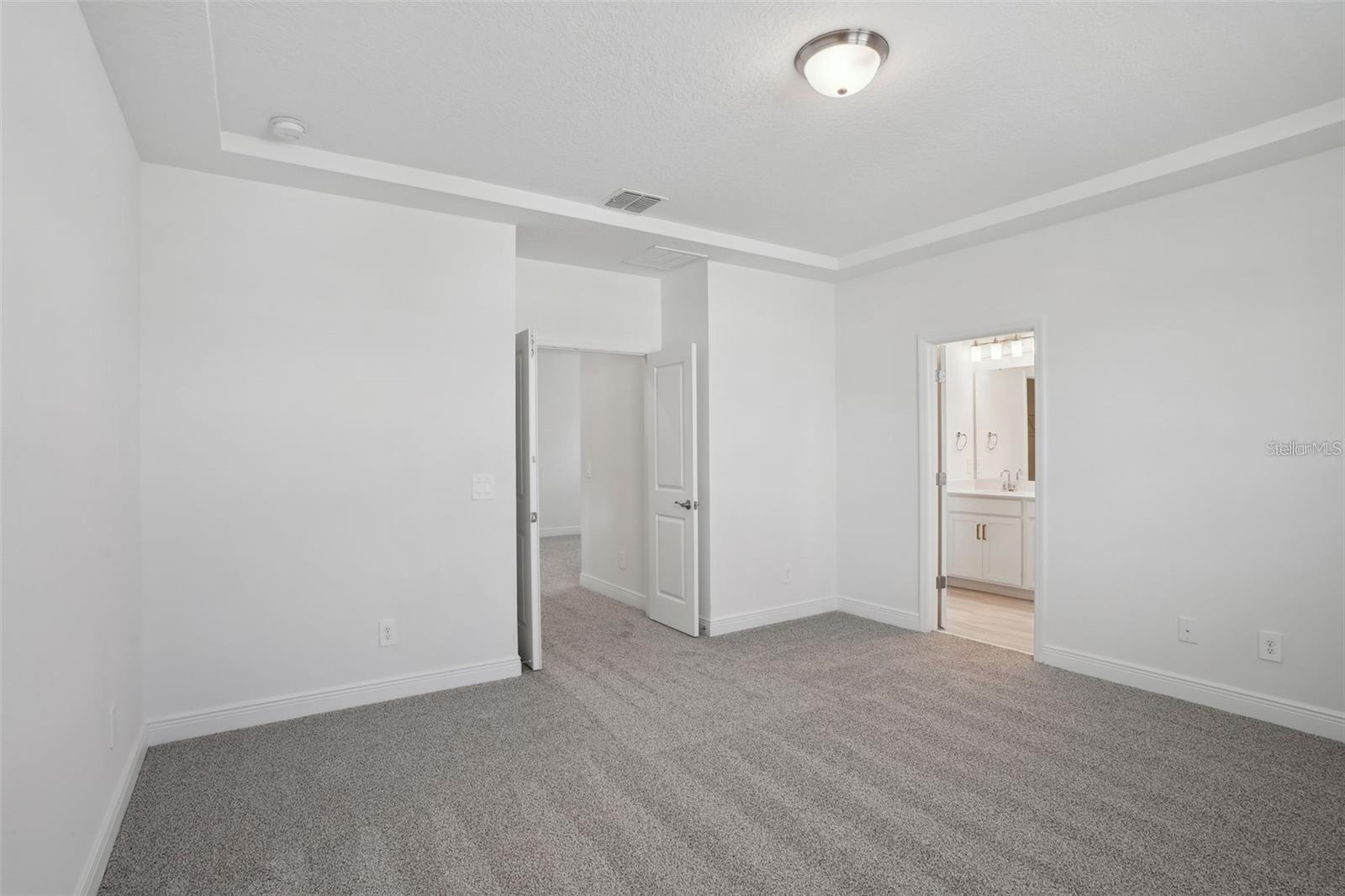 Image 22 of 37 For 16484 Silver Brook Way