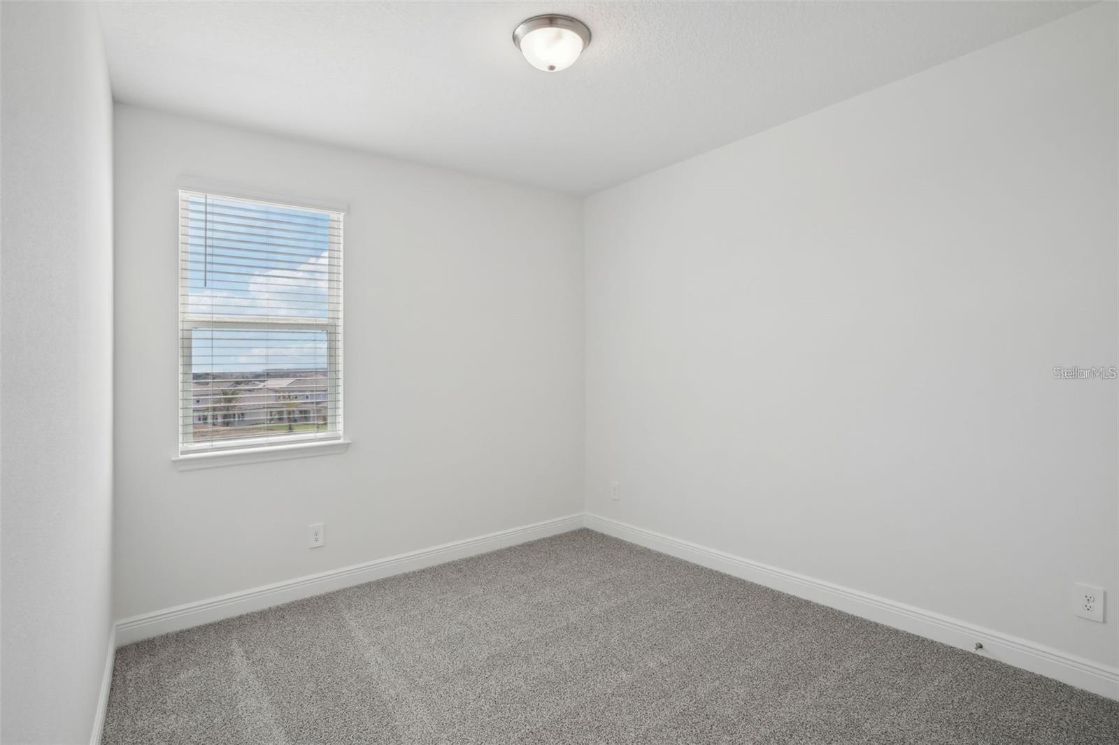 Image 28 of 37 For 16484 Silver Brook Way