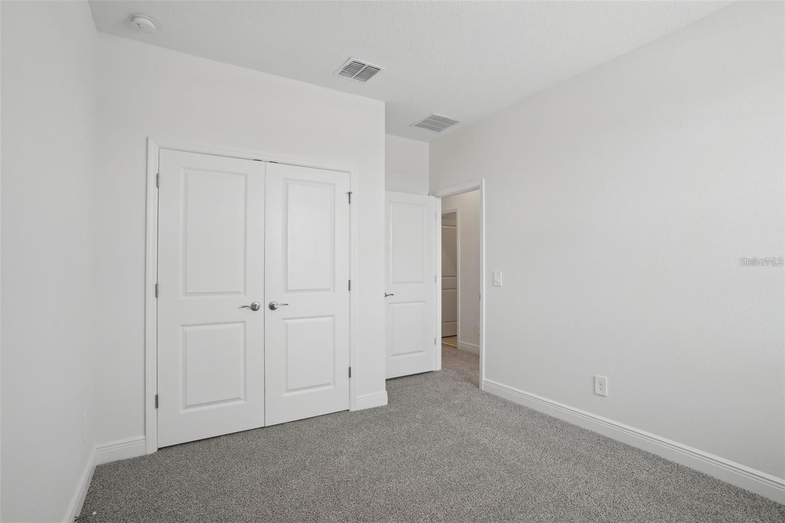 Image 29 of 37 For 16484 Silver Brook Way