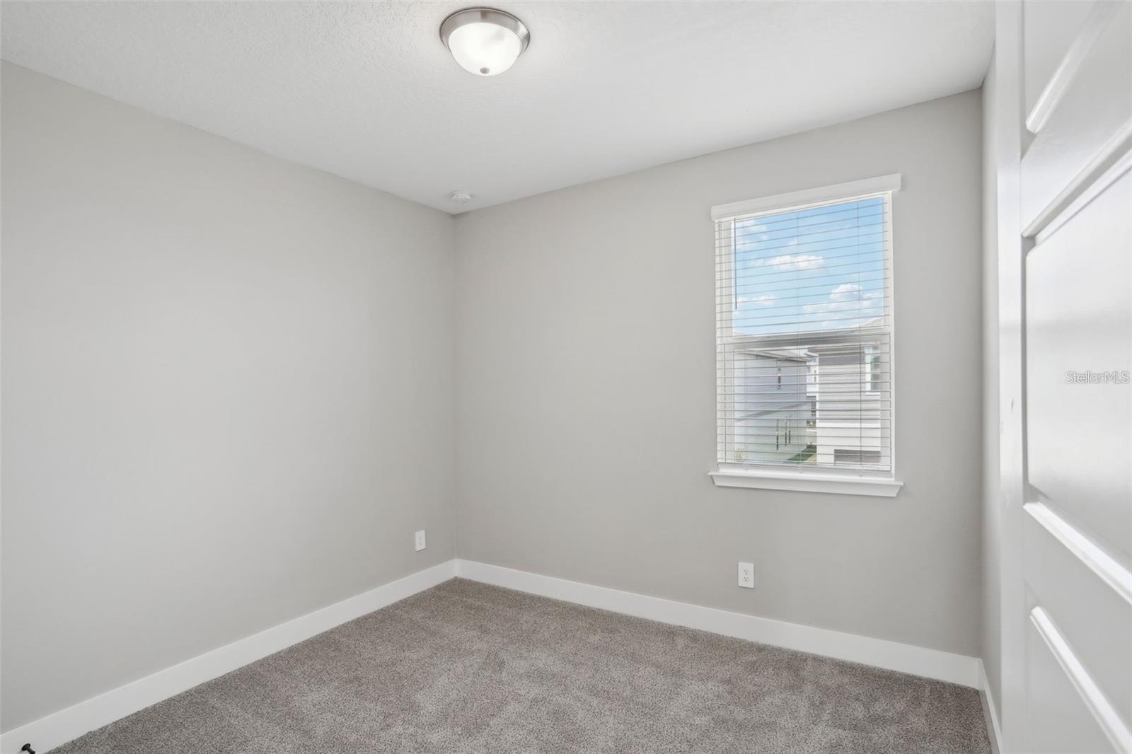 Image 33 of 37 For 16484 Silver Brook Way