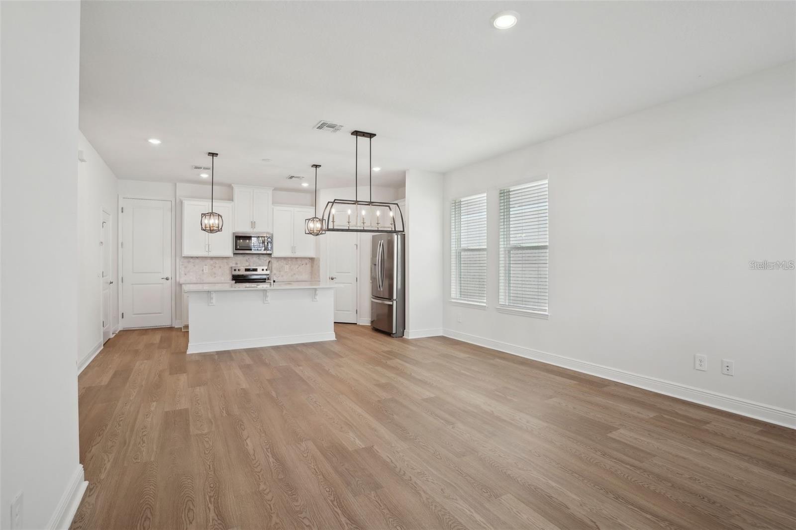 Image 8 of 37 For 16484 Silver Brook Way